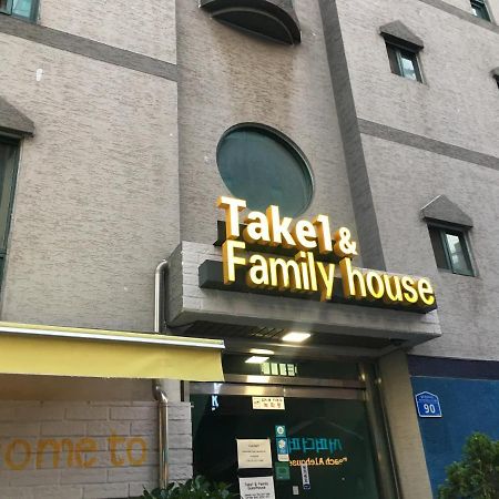 Take 1 Guesthouse Hongdae Seoul Exterior photo
