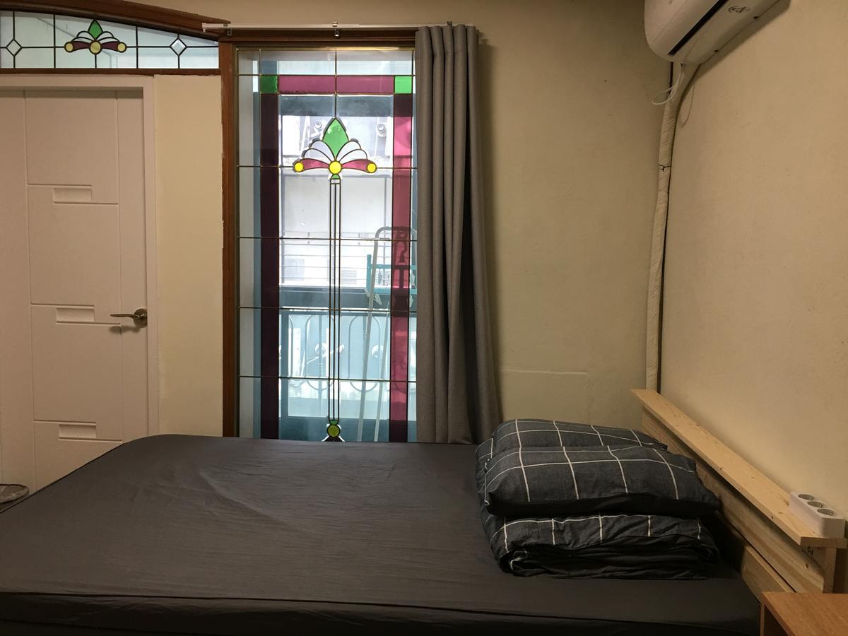 Take 1 Guesthouse Hongdae Seoul Exterior photo